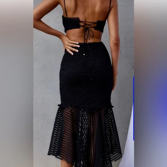 Black midi dress, lace overlay, never worn & no tags attached. - Picture 2 of 9